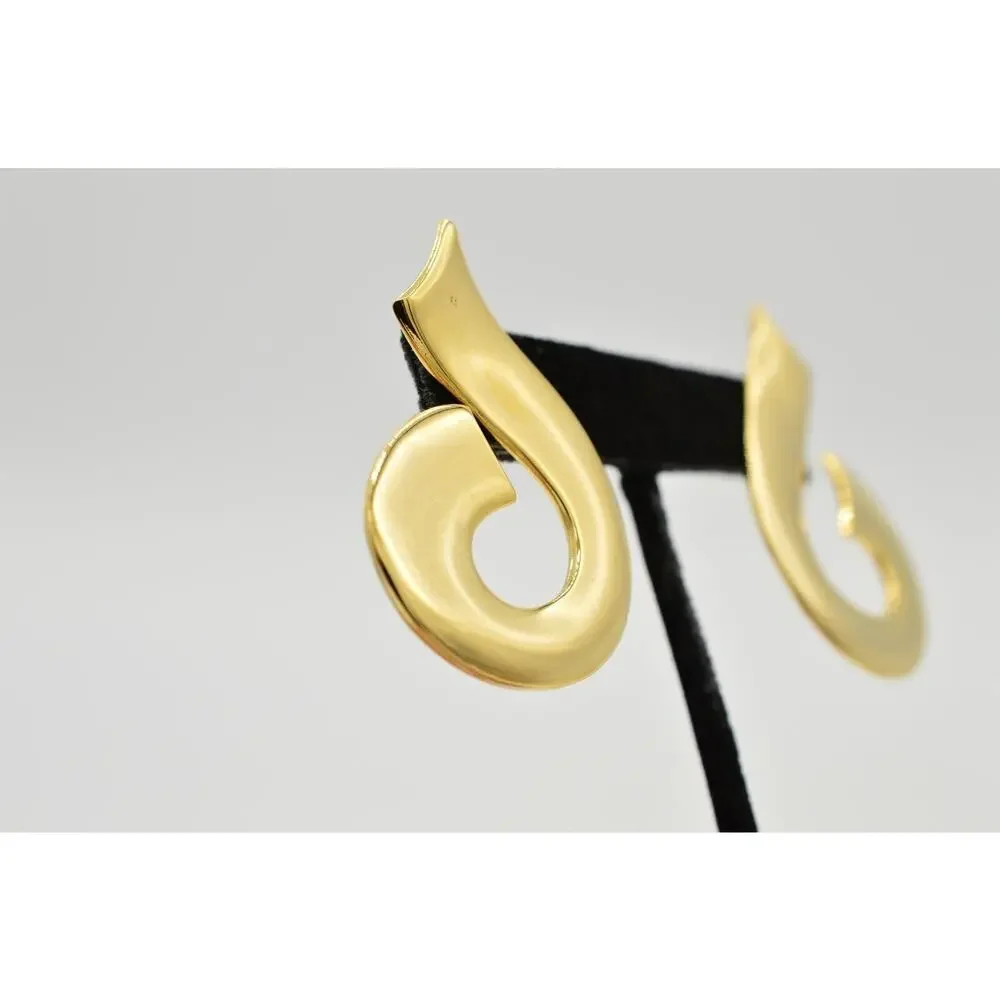 JJ Vintage Pierced Earrings Chunky Shiny Metal Gold Swirl 1988 Signed Bin4